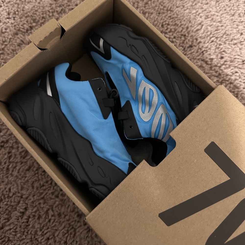 YEEZY 700 MNVN INFANTS